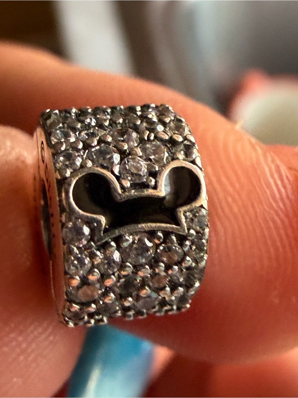 Pandora X Disney  Silver Minnie Mouse Charm with Red Bow and Crystal Accents - Picture 2 of 4